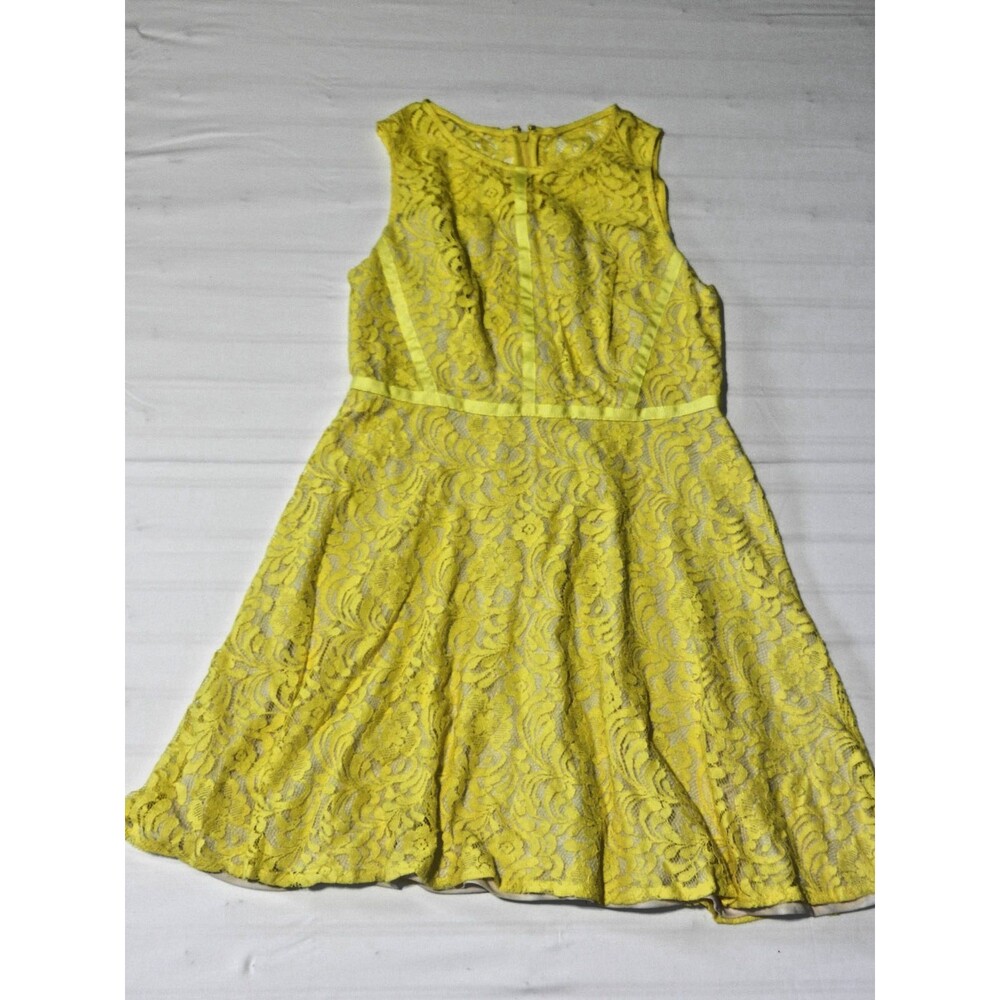 DR Collection Size 8P Lace Dress Sleeveless Party Cocktail Yellow Fit & Flare